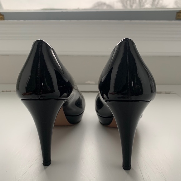 Prada patent leather pumps. Size: 37 1/2 - Picture 4 of 6